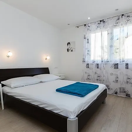 Dada Biograd Na Moru