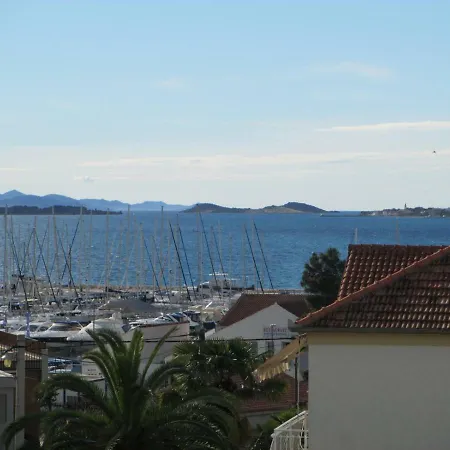 Dada Biograd Na Moru