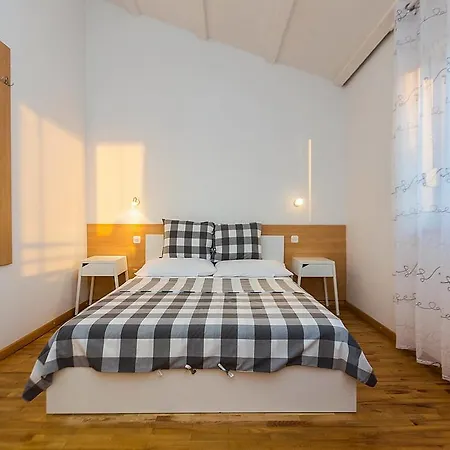 Dada Biograd Na Moru