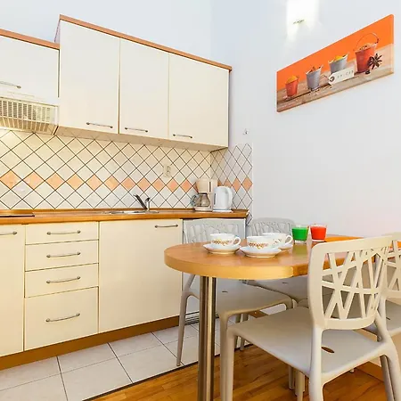 Dada Biograd Na Moru