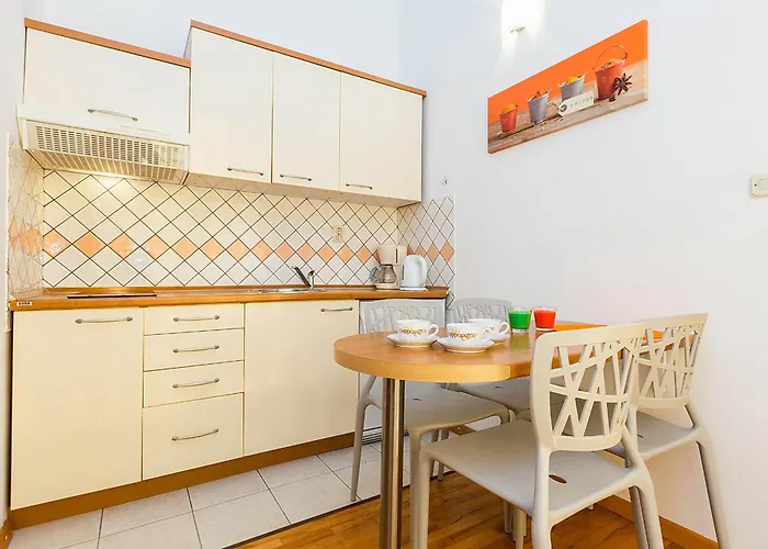 Dada 비오그라드나모루